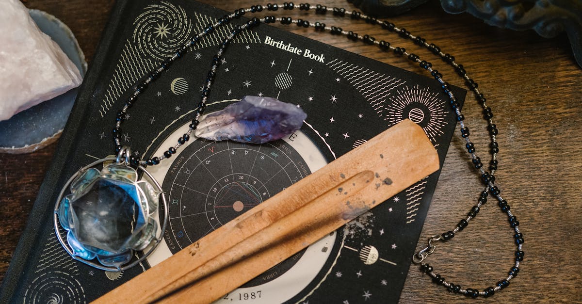 ภาพไพ่ทาโรต์และเทียนเสริมดวง