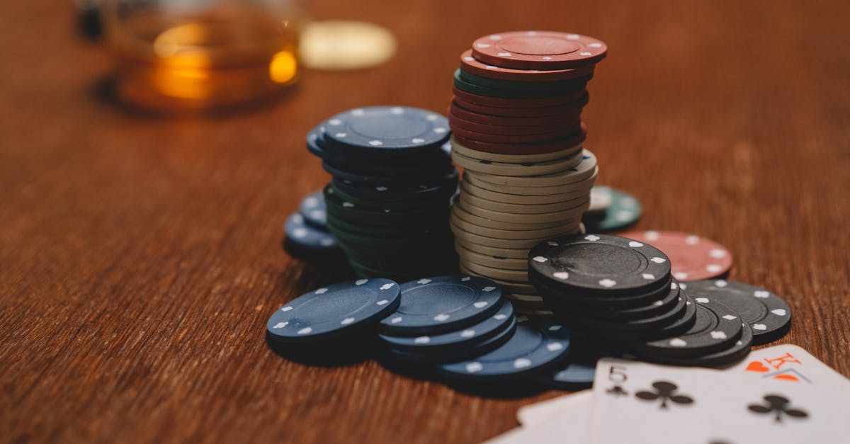 ภาพพระคาถาเสริมโชคลาภก่อนเสี่ยงดวงในพิธีกรรม