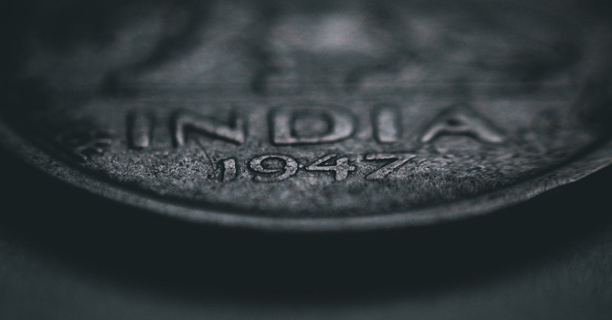 ภาพเหรียญและสมุดบันทึกสำหรับเลขเด็ด