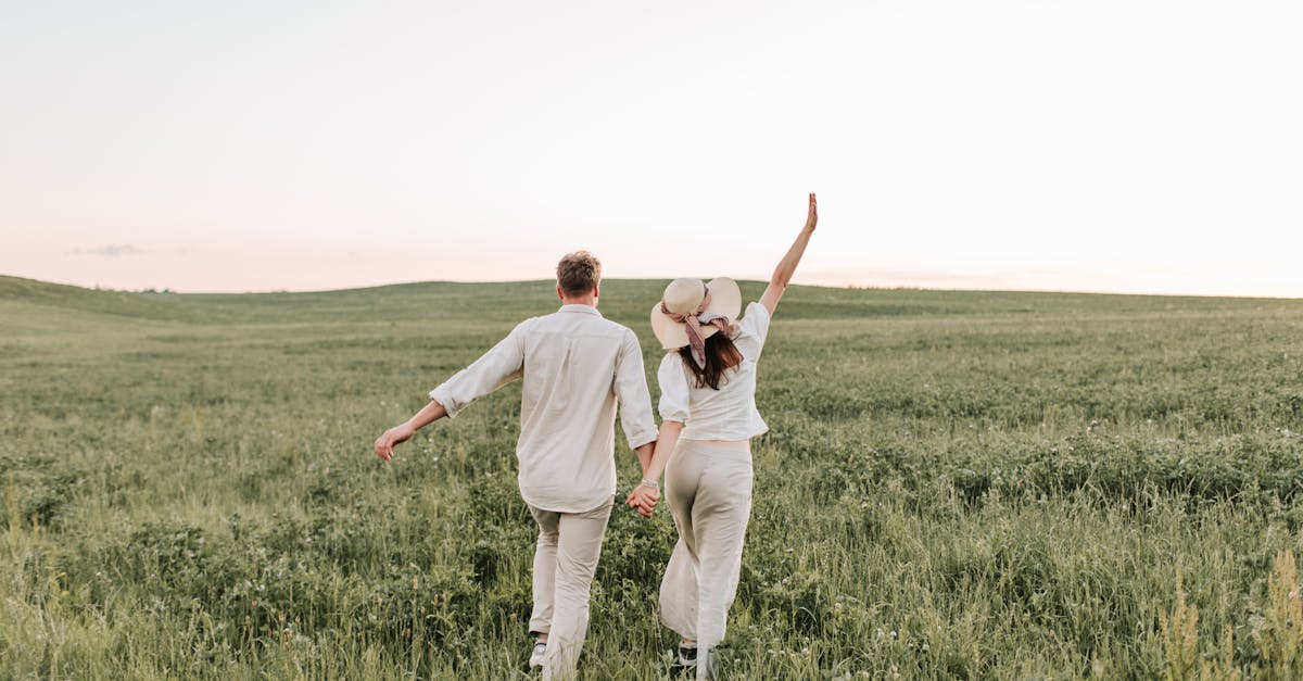 ภาพดูดวงความรัก การวิเคราะห์ความสัมพันธ์และอนาคต